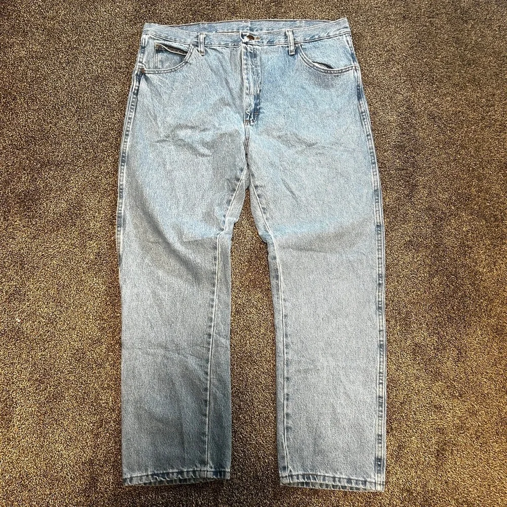 Wrangler Jeans Mens 40x30 Light Wash Excellent Straight Leg Denim 5-Pocket